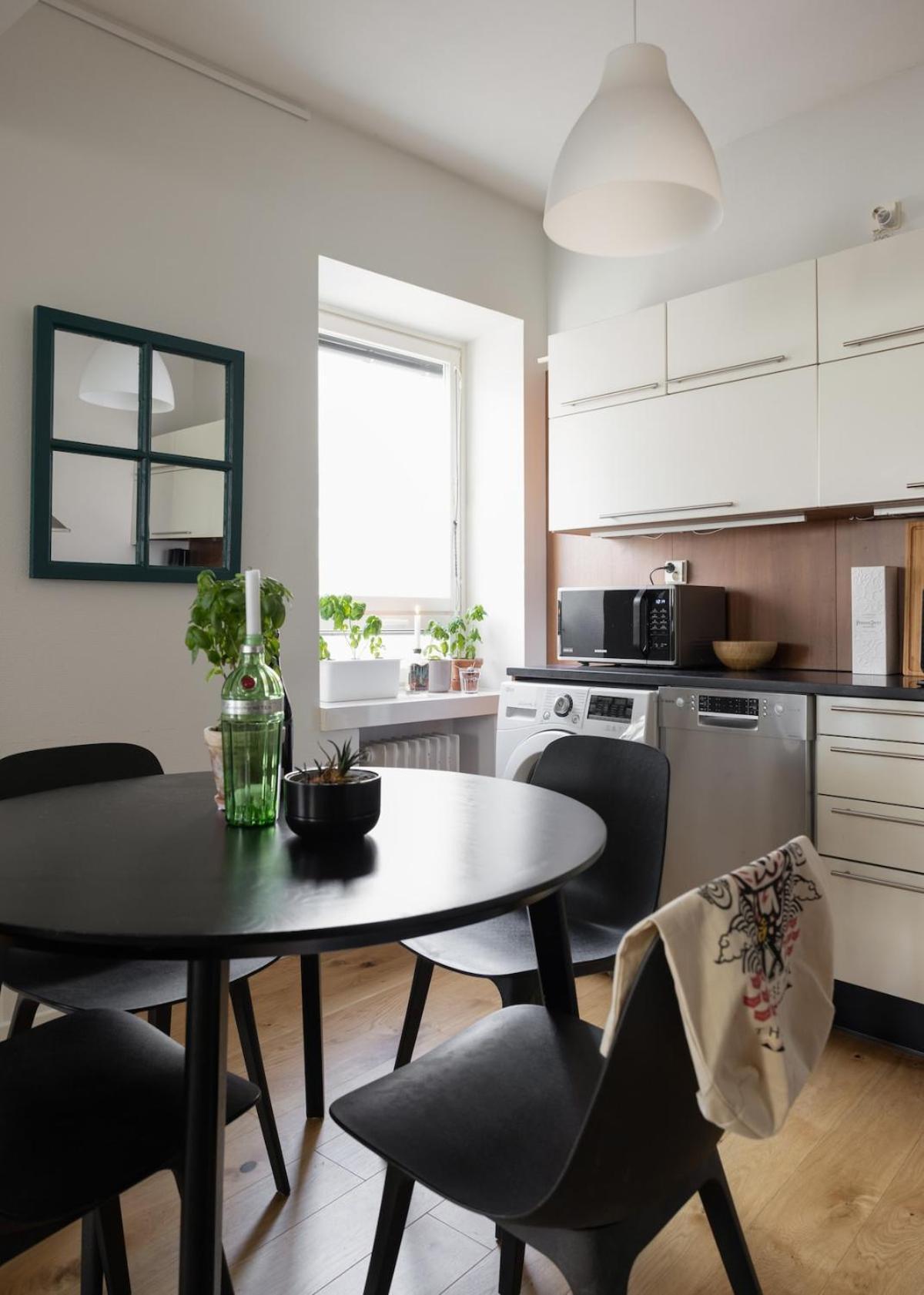 Apartment A With Workspace *